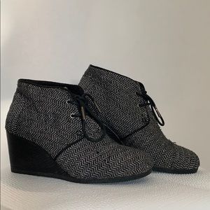 Toms wedges